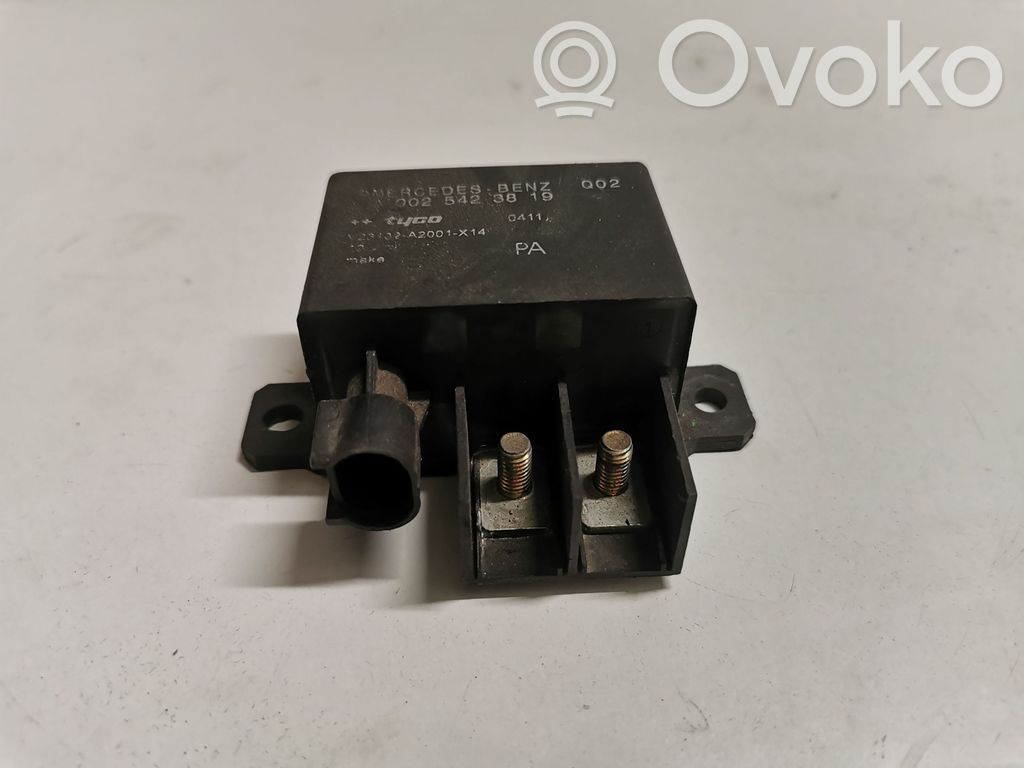 Mercedes-Benz E W211 Glow plug pre-heat relay 