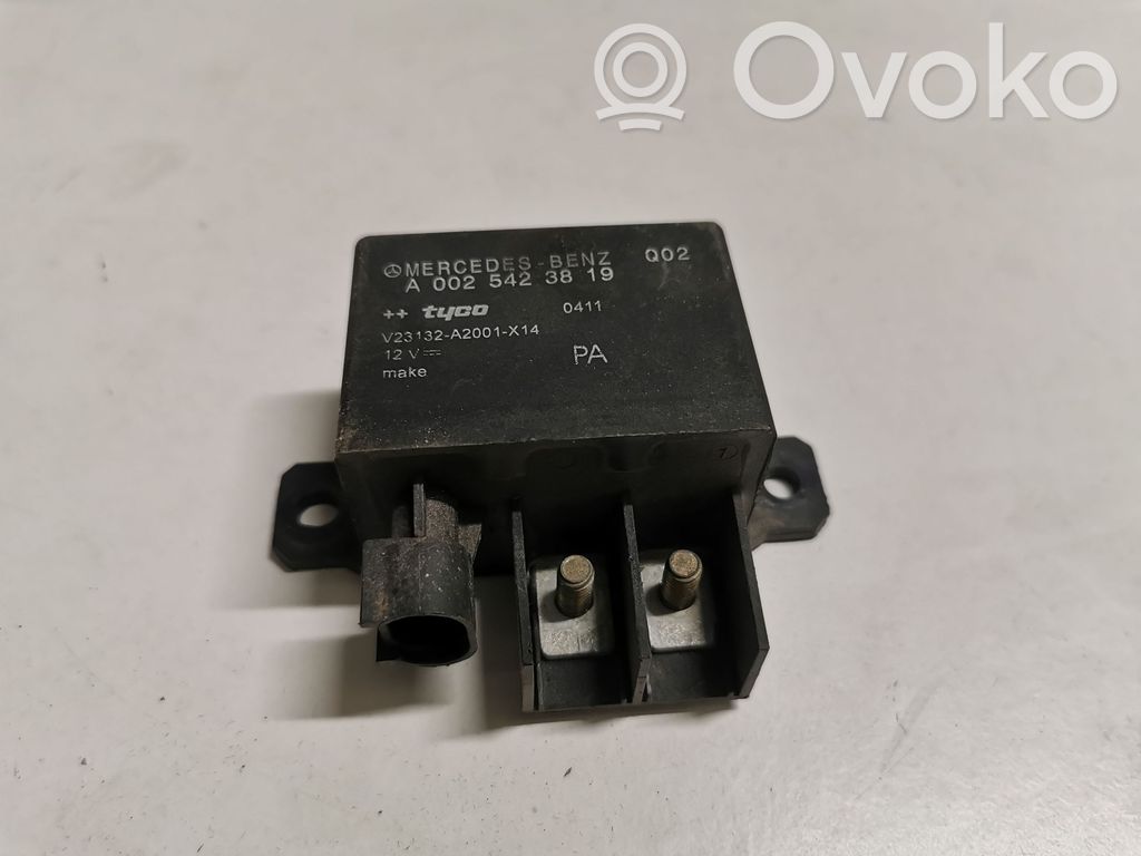Mercedes-Benz E W211 Charging relay 