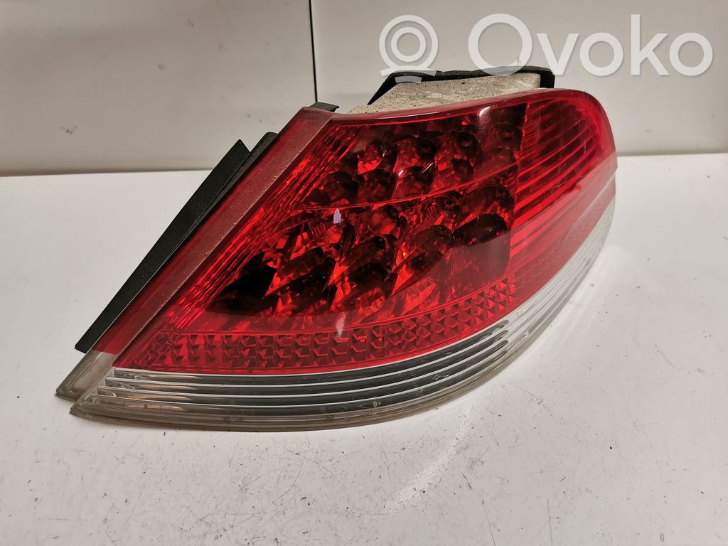 BMW 7 E65 E66 Galinis žibintas kėbule 