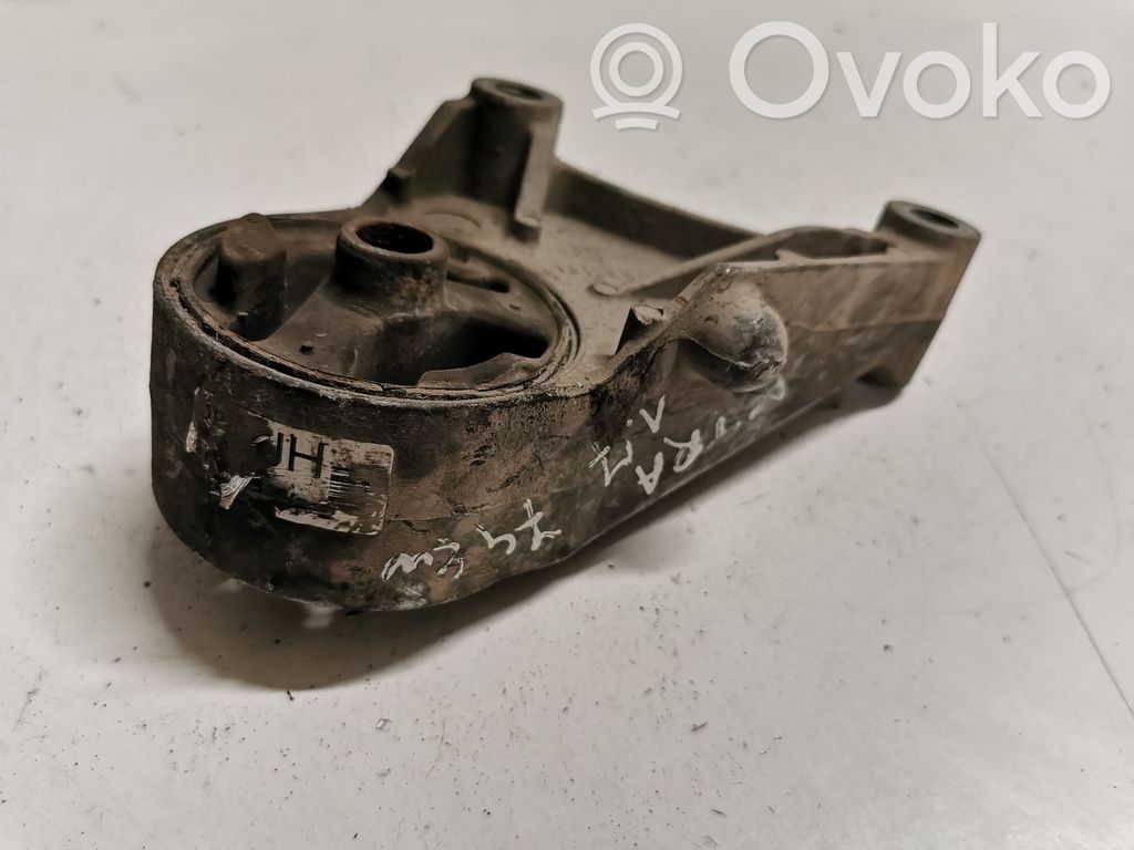 Engine mount bracket   13125635