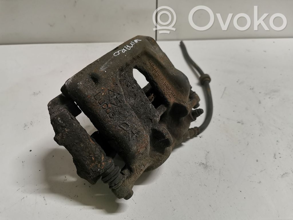 Opel Vivaro Передний суппорт 