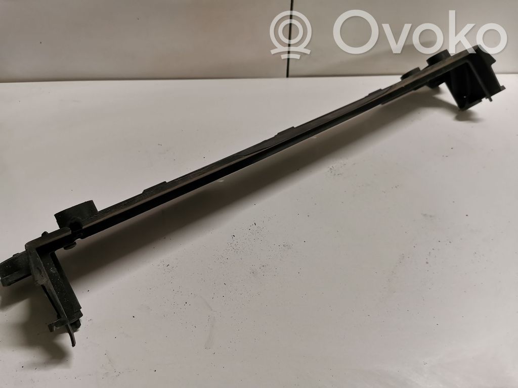BMW 7 E65 E66 Fixation de radiateur 