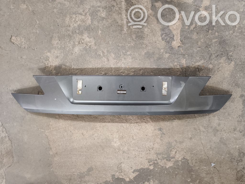 BMW 7 E65 E66 Tailgate trim 