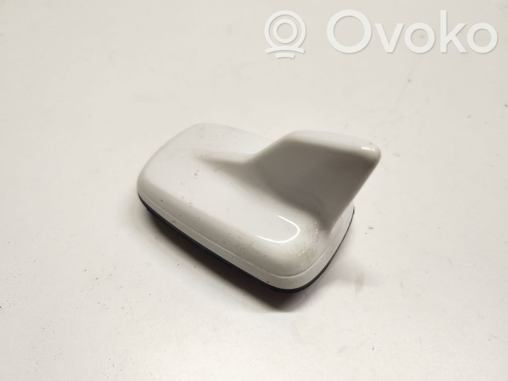 Audi A4 S4 B9 GPS-pystyantenni 
