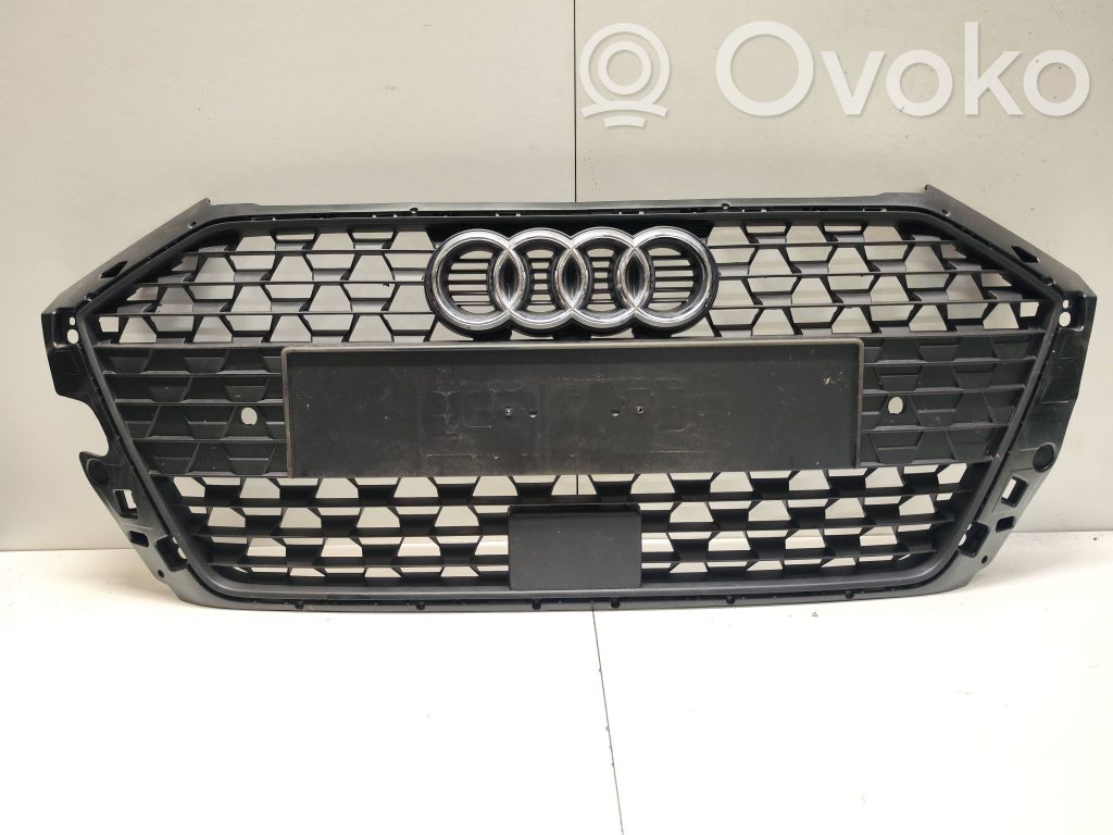 Audi A1 Etupuskurin ylempi jäähdytinsäleikkö 