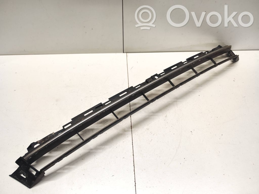 Audi A5 Rejilla inferior del parachoques delantero 