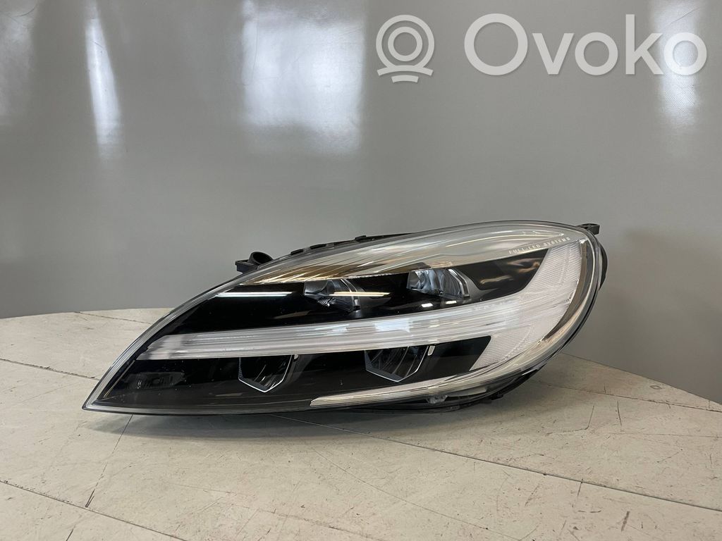 Volvo V40 Lampa przednia 