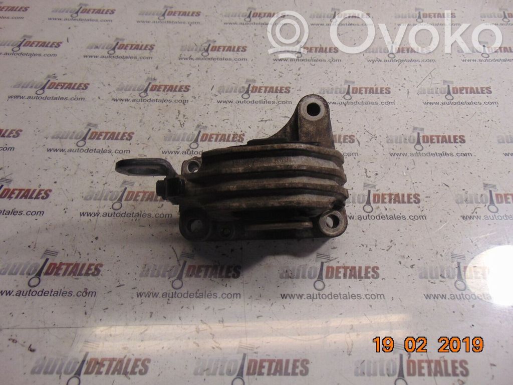 Volvo XC90 Gearbox mounting bracket 