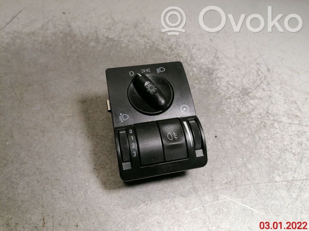Light switch   9116613