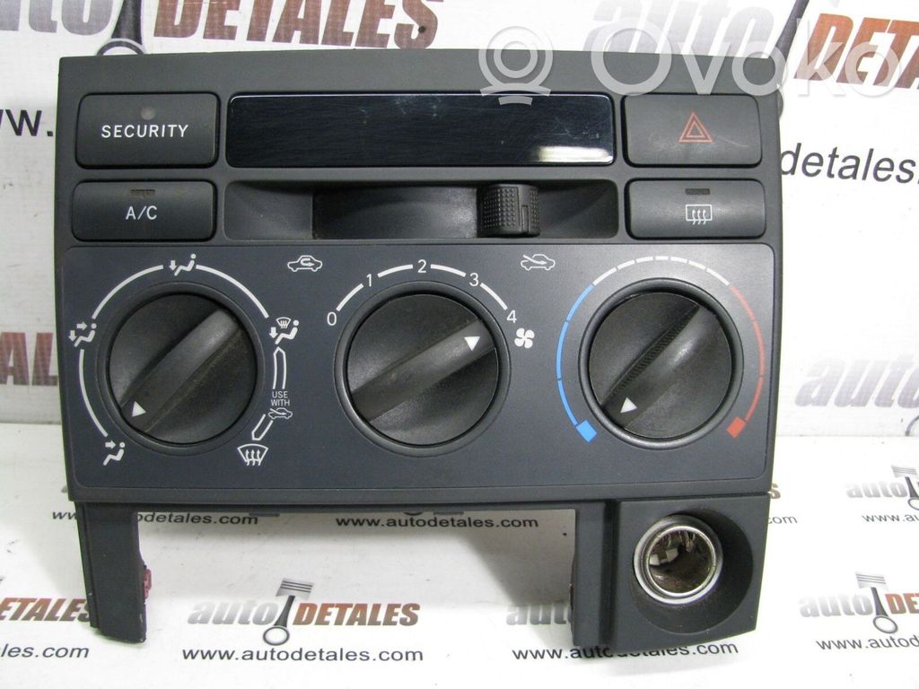 Toyota Corolla Verso E121 Climate control unit 