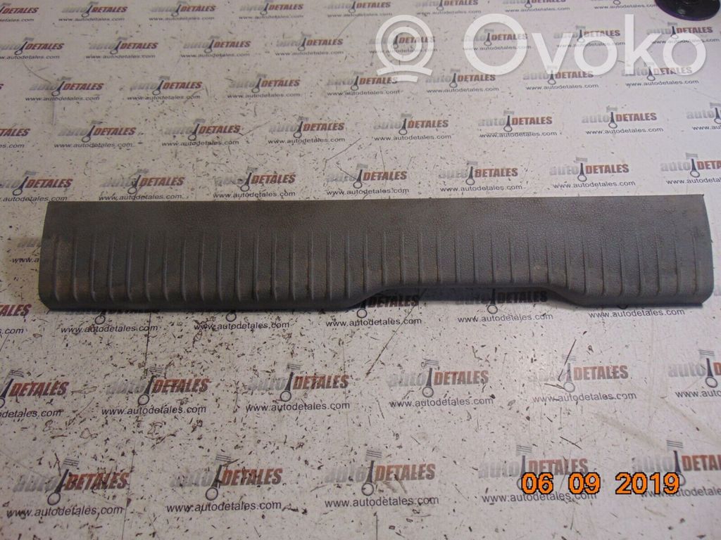 Front sill trim cover   5JQ20BD5AB