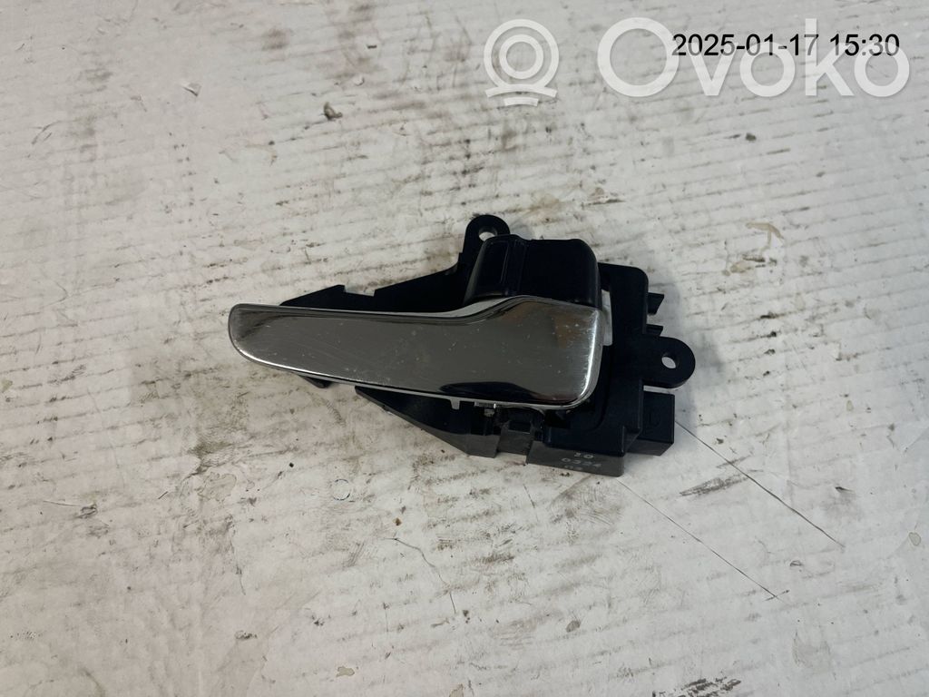 Mitsubishi Lancer Manecilla interna puerta delantera 