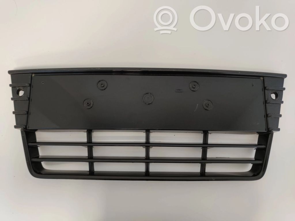 Ford Focus Front bumper lower grill 
