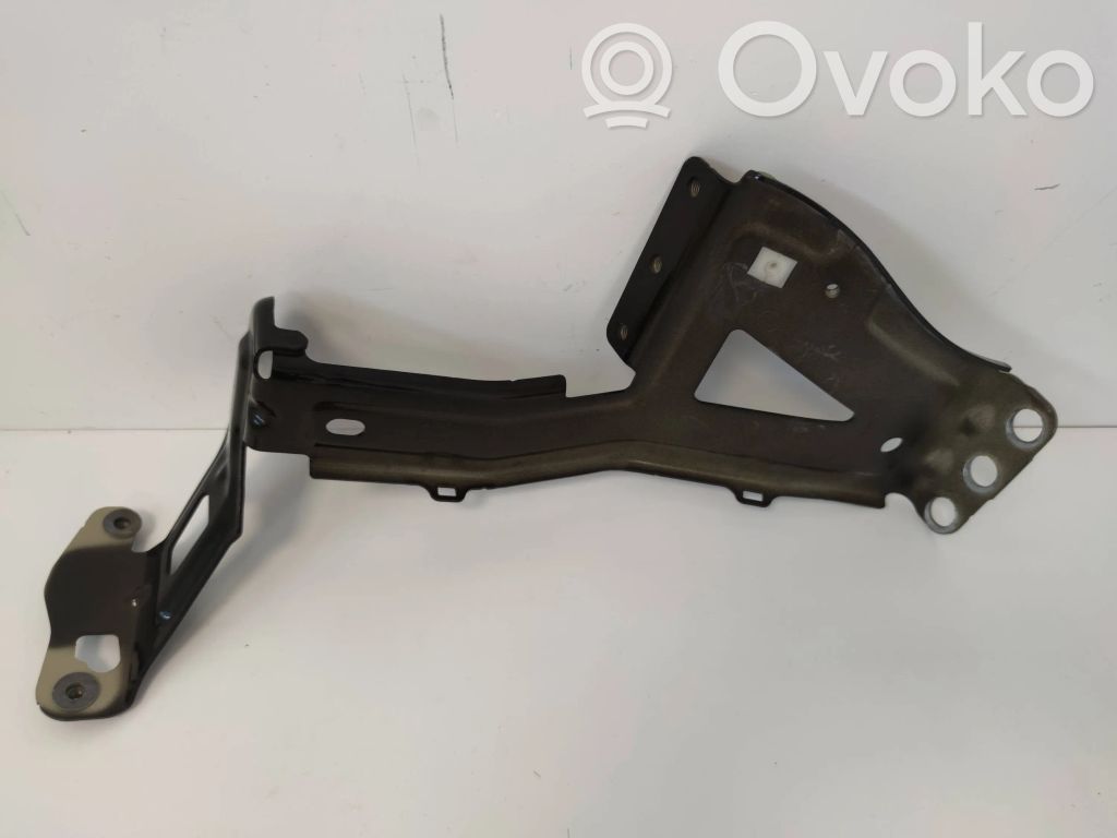 Audi e-tron Fender mounting bracket 
