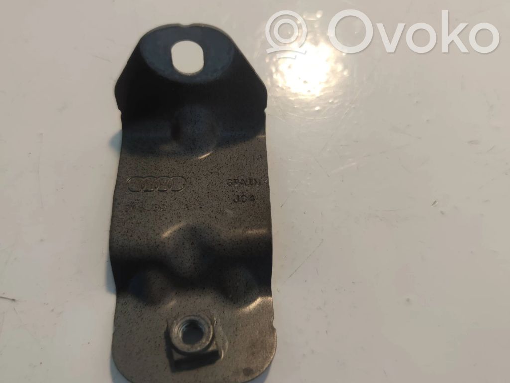 Audi A5 Fender mounting bracket 