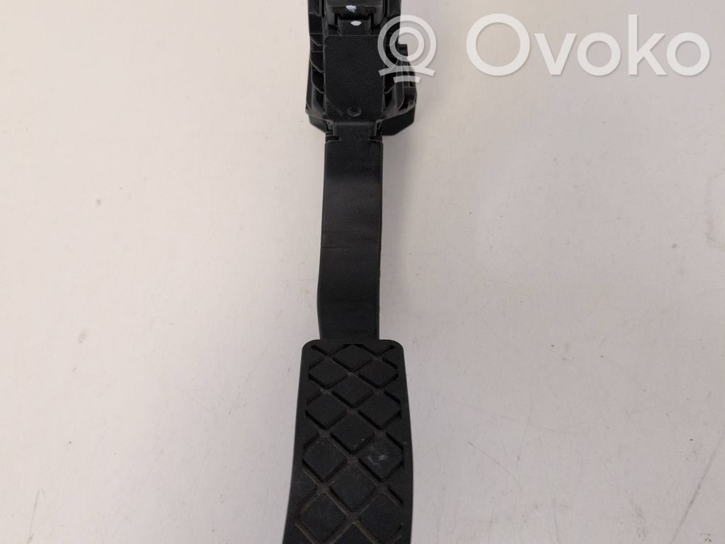 Akceleratoriaus pedalas   4KL723523,6PV01164242