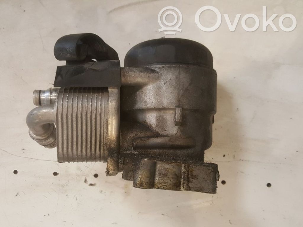 Oil filter mounting bracket