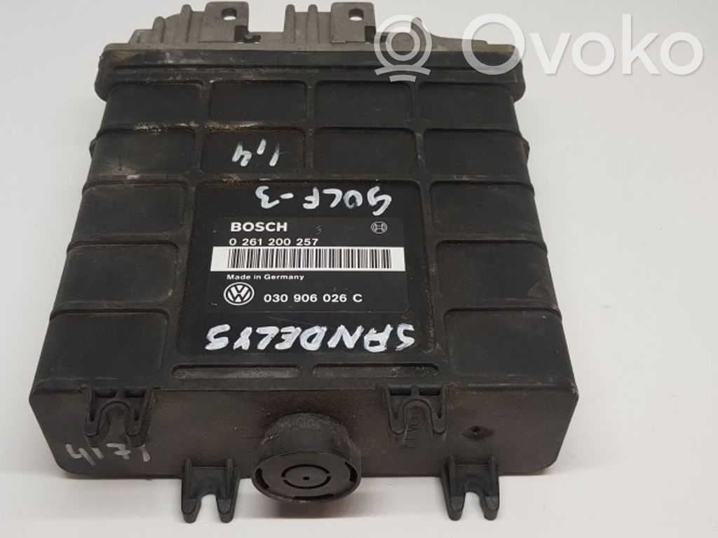 Volkswagen Golf III Engine control unit/module 