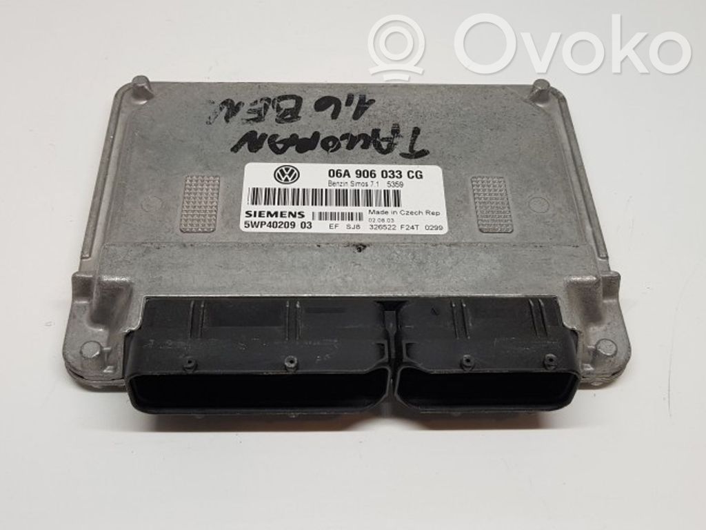 Volkswagen Touran I Engine control unit/module 