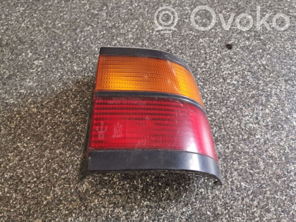 Volkswagen PASSAT B3 Lampa tylna 