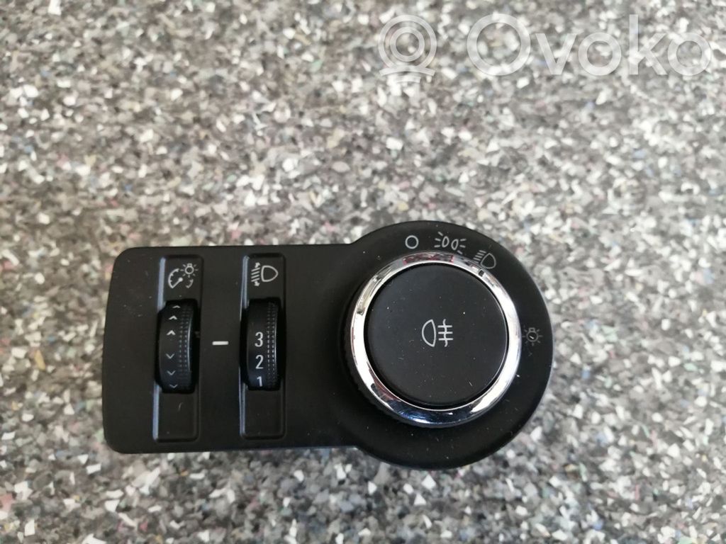 Opel Astra J Light switch 