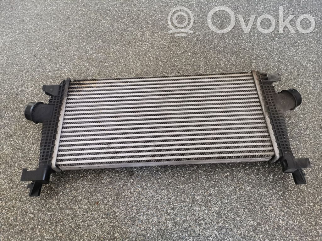 Opel Astra J Interkūlerio radiatorius 