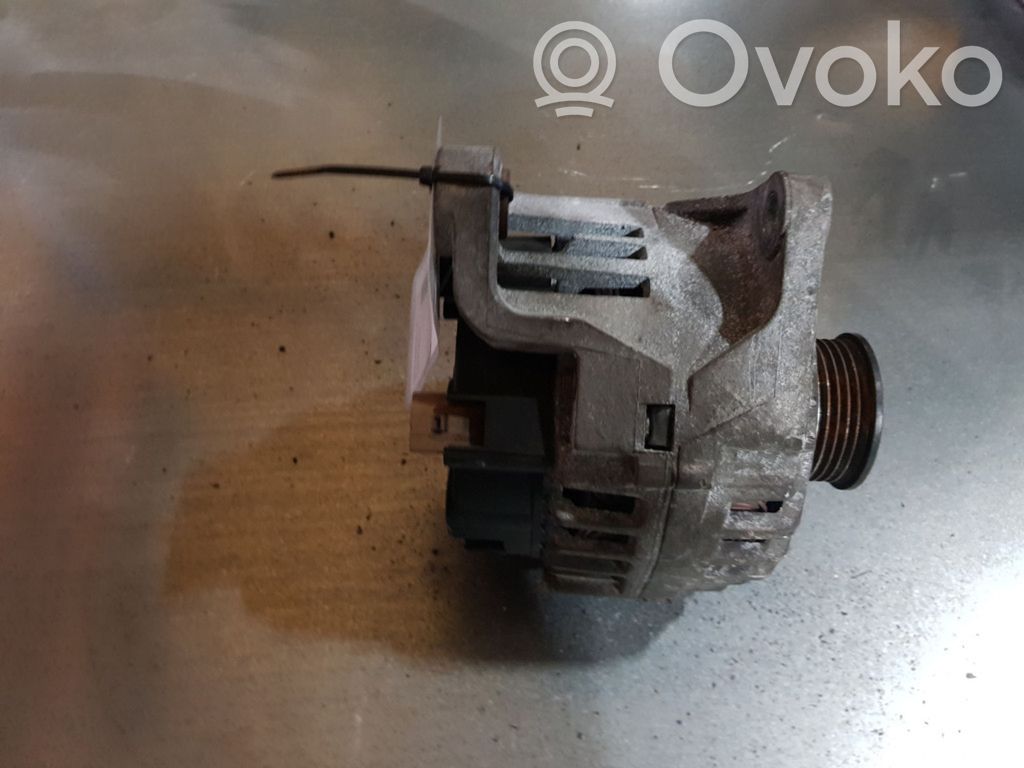 Volkswagen PASSAT B5 Alternador 