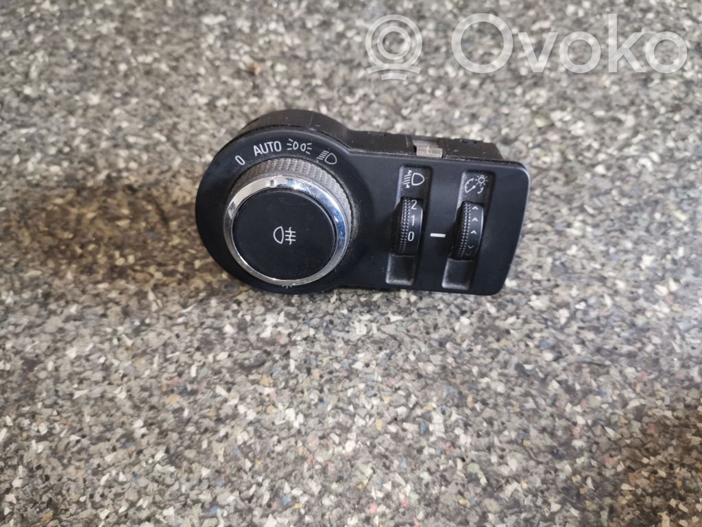 Opel Astra J Light switch 