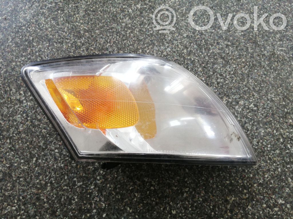 Mazda MPV Front indicator light 