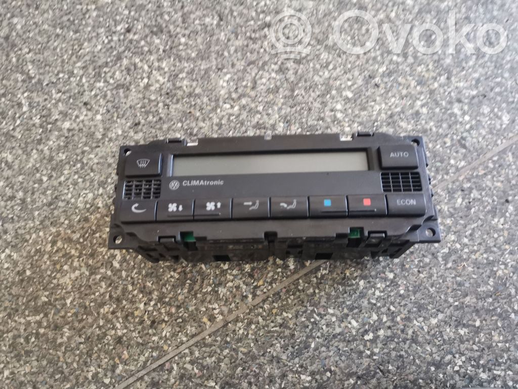 Volkswagen PASSAT B5 Climate control unit 