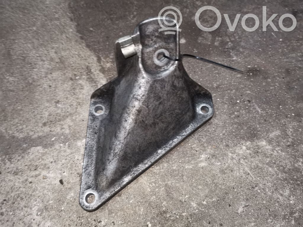 BMW 5 E60 E61 Engine mounting bracket 
