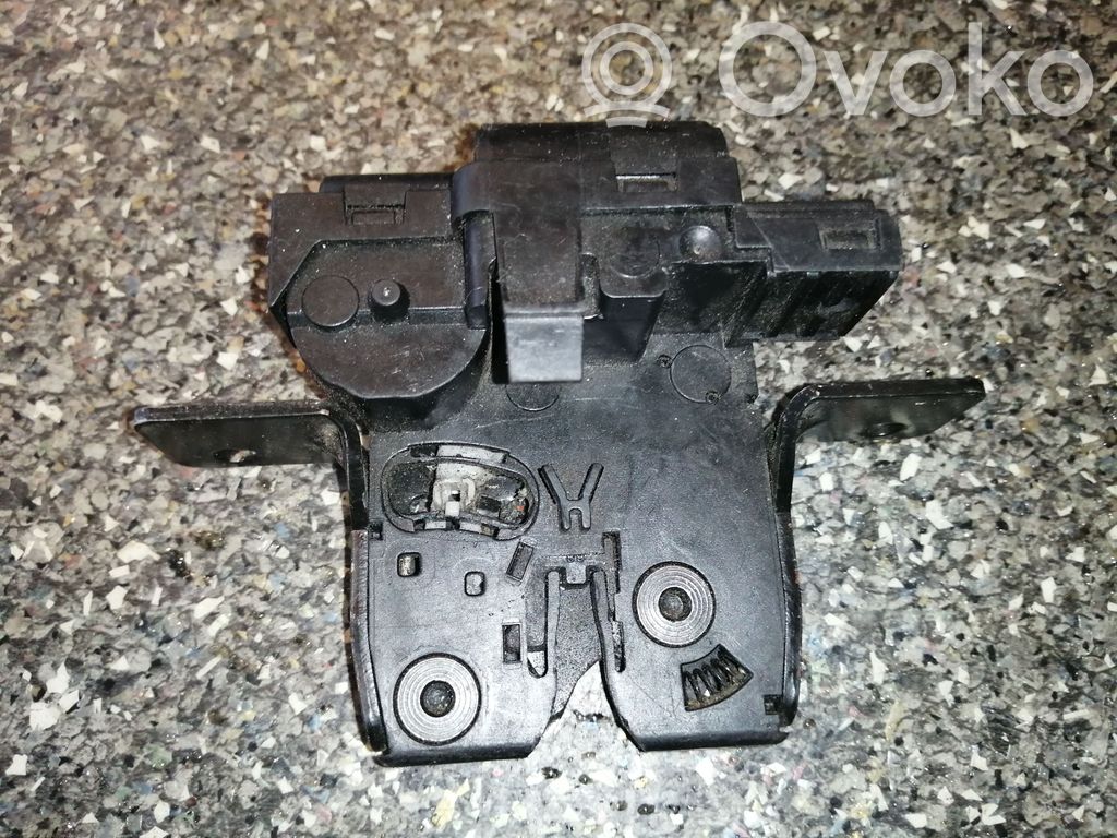 Renault Clio III Tailgate/trunk/boot lock/catch/latch 