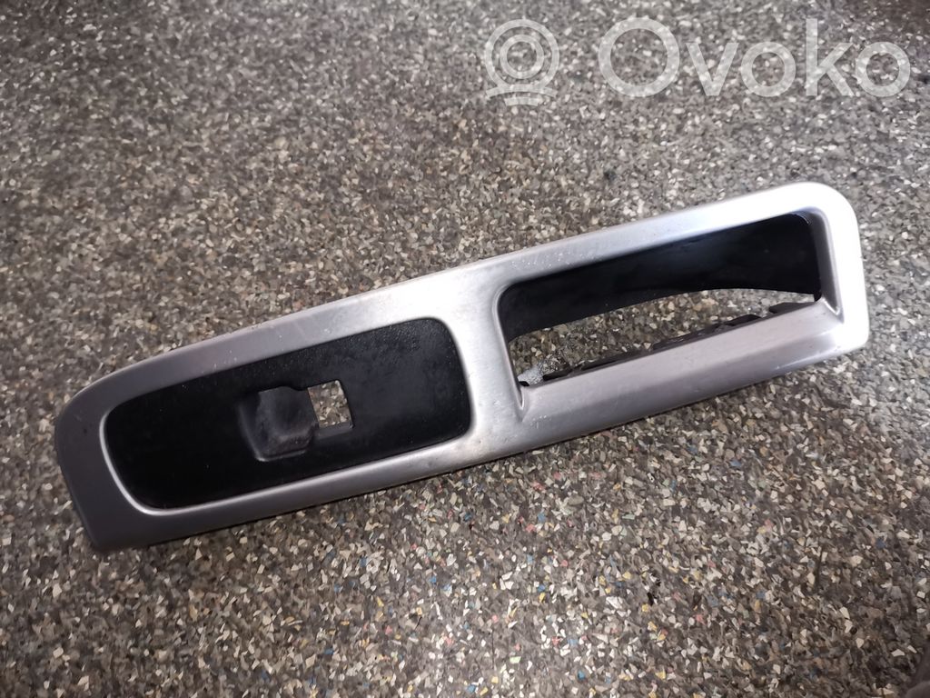 Volvo V50 Front door window switch trim 