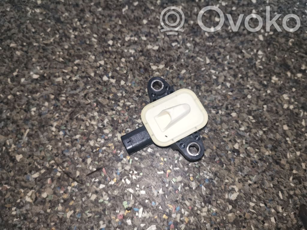 Fiat 500X Airbag deployment crash/impact sensor 