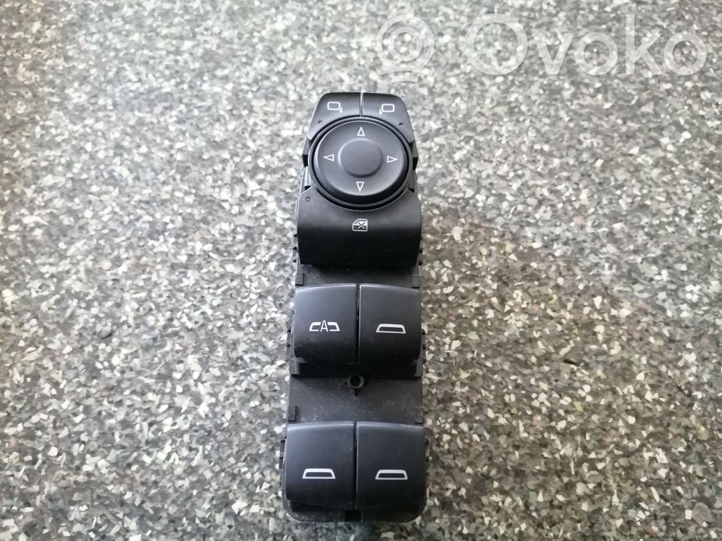 Chevrolet Volt II Electric window control switch 