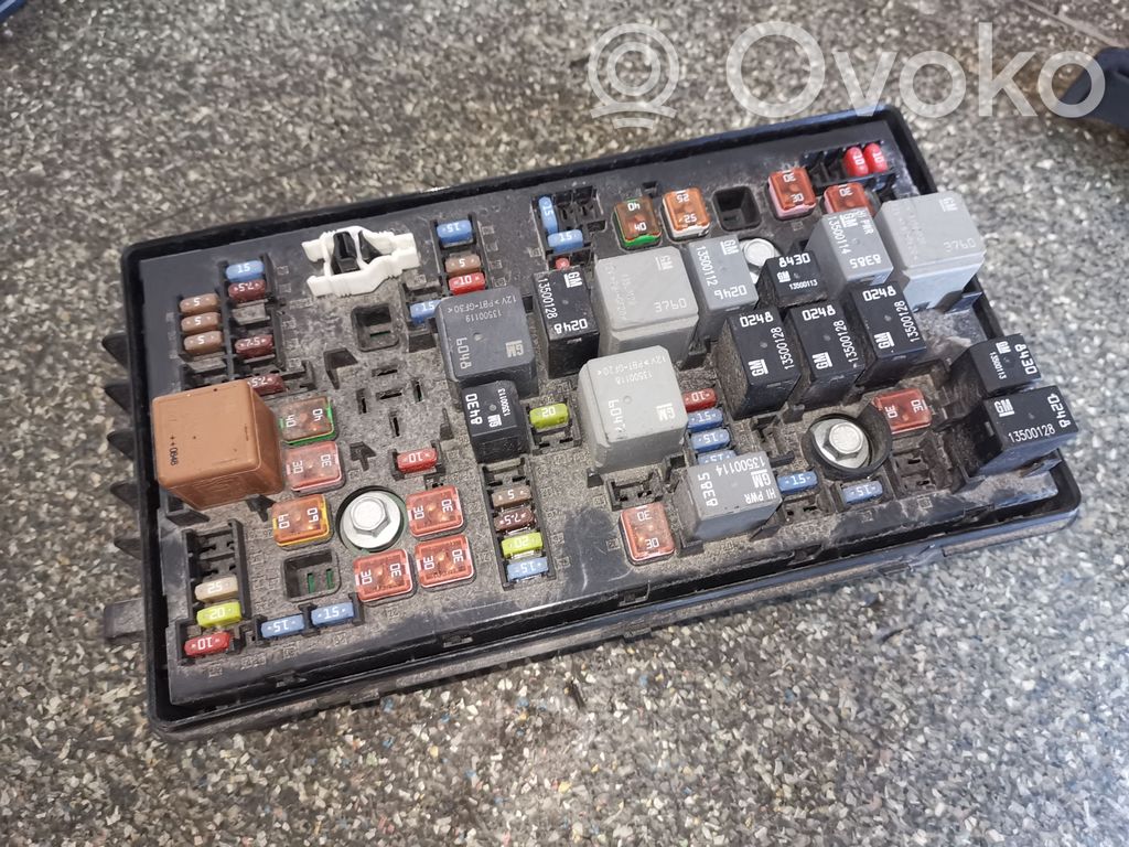 Opel Insignia A Módulo de fusible 