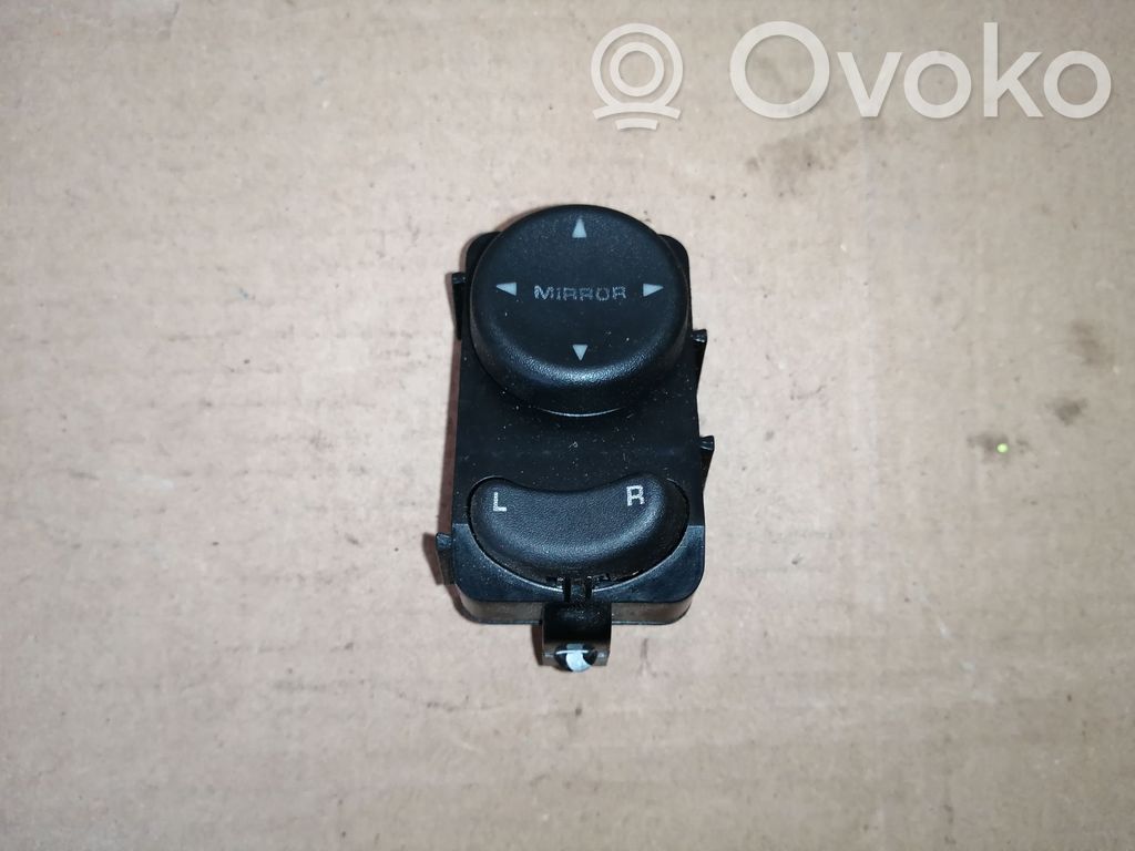 Chrysler Voyager Wing mirror switch 