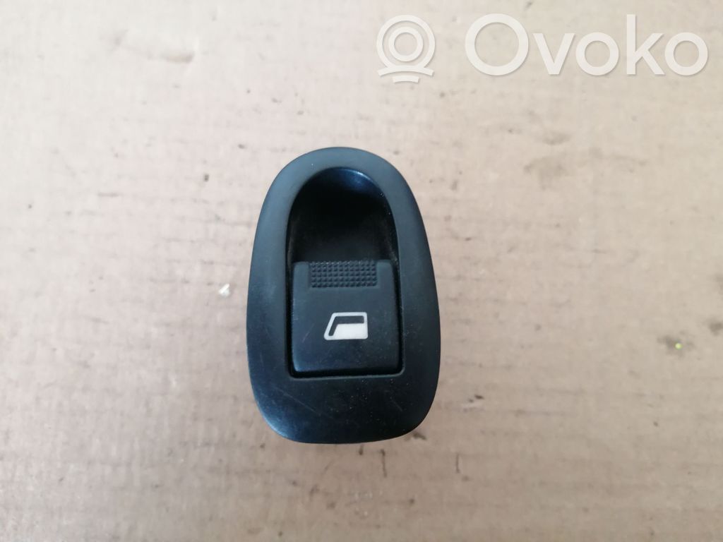 Peugeot 406 Electric window control switch 