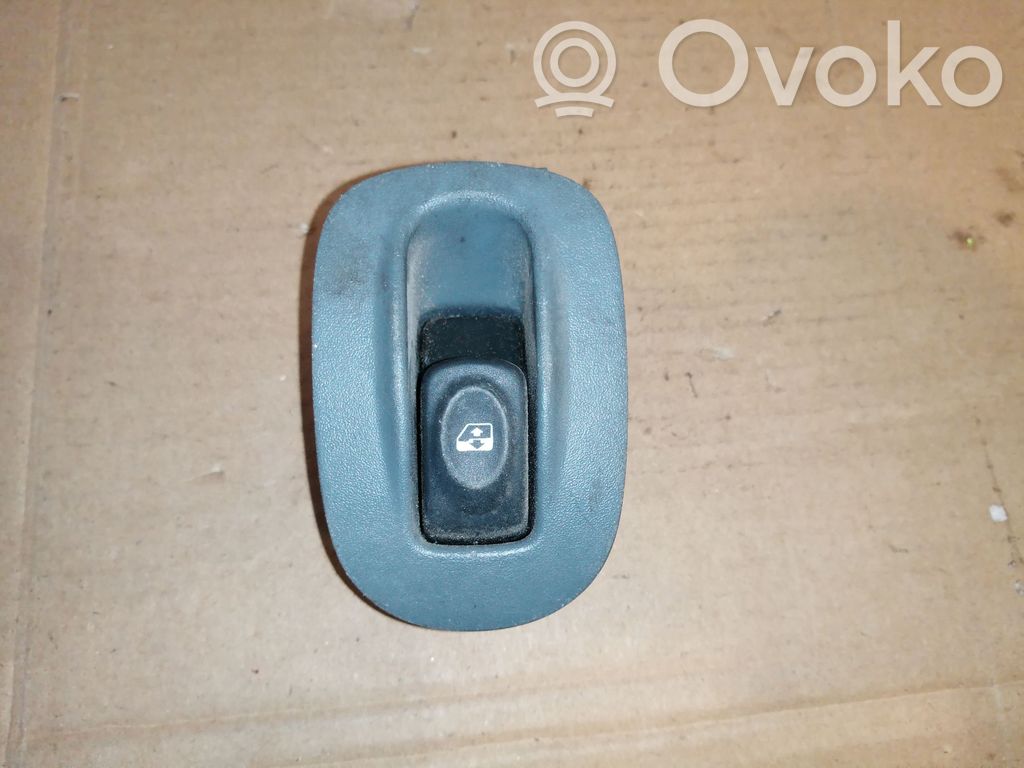 Renault Megane I Przyciski szyb 