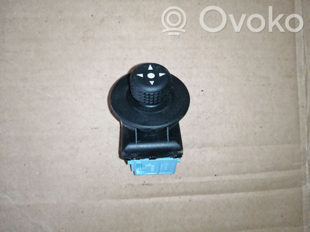 Citroen Xsara Picasso Wing mirror switch 