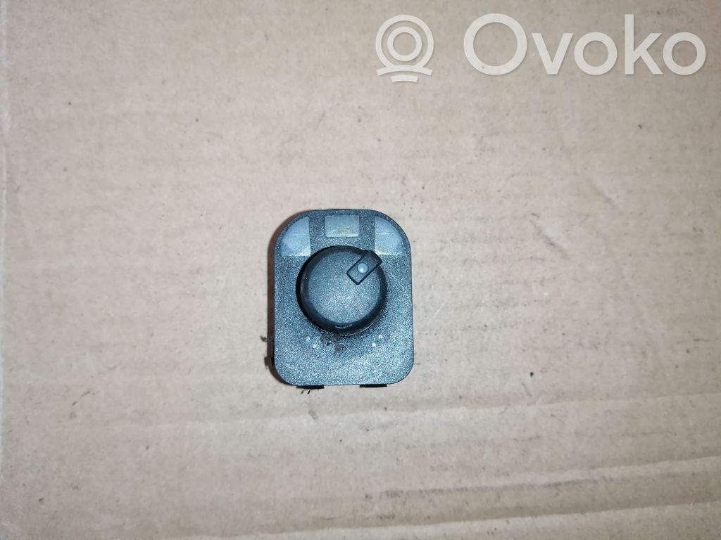 Audi A4 S4 B6 8E 8H Wing mirror switch 