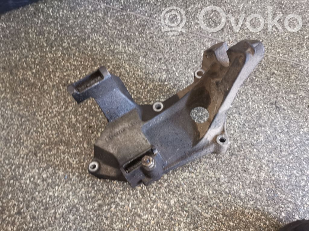Engine mounting bracket   98FF10239BE