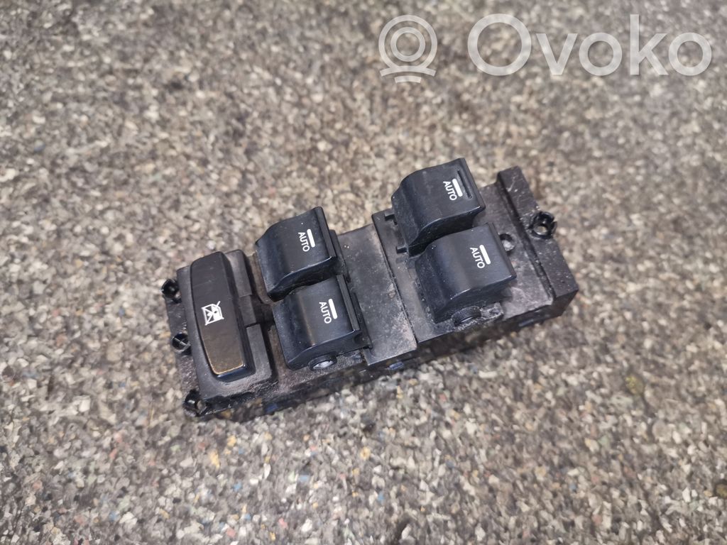 Hyundai i40 Electric window control switch 