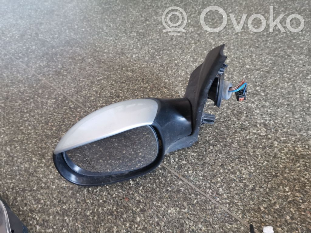 Elektryczne lusterko boczne drzwi przednich   017003