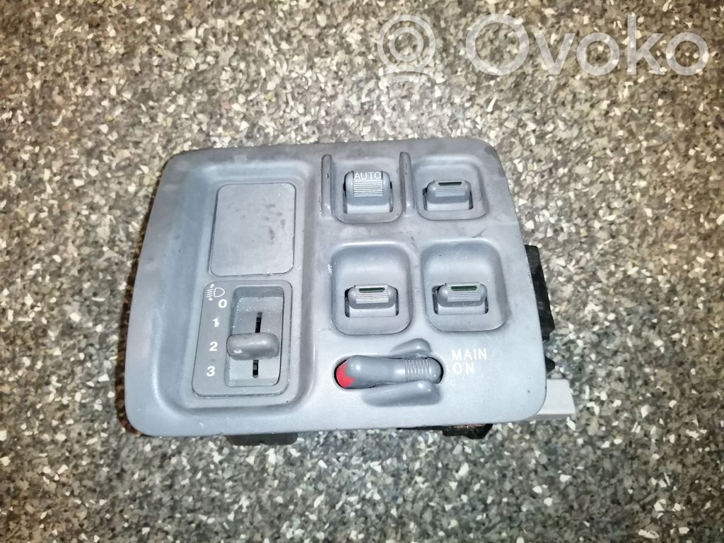 Honda CR-V Hazard light switch 