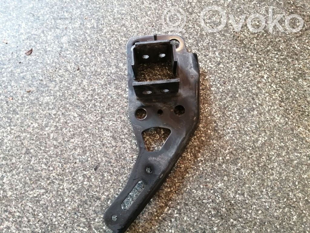 Radiator support slam panel bracket   4F0805499