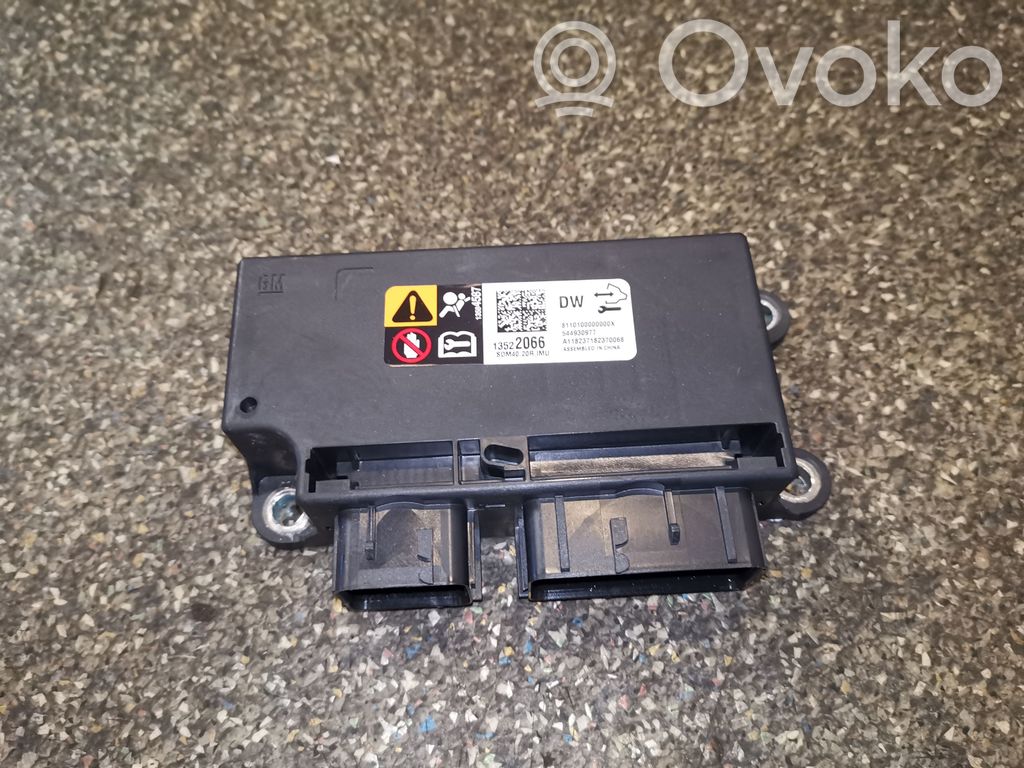 Buick Encore I Airbag control unit/module 