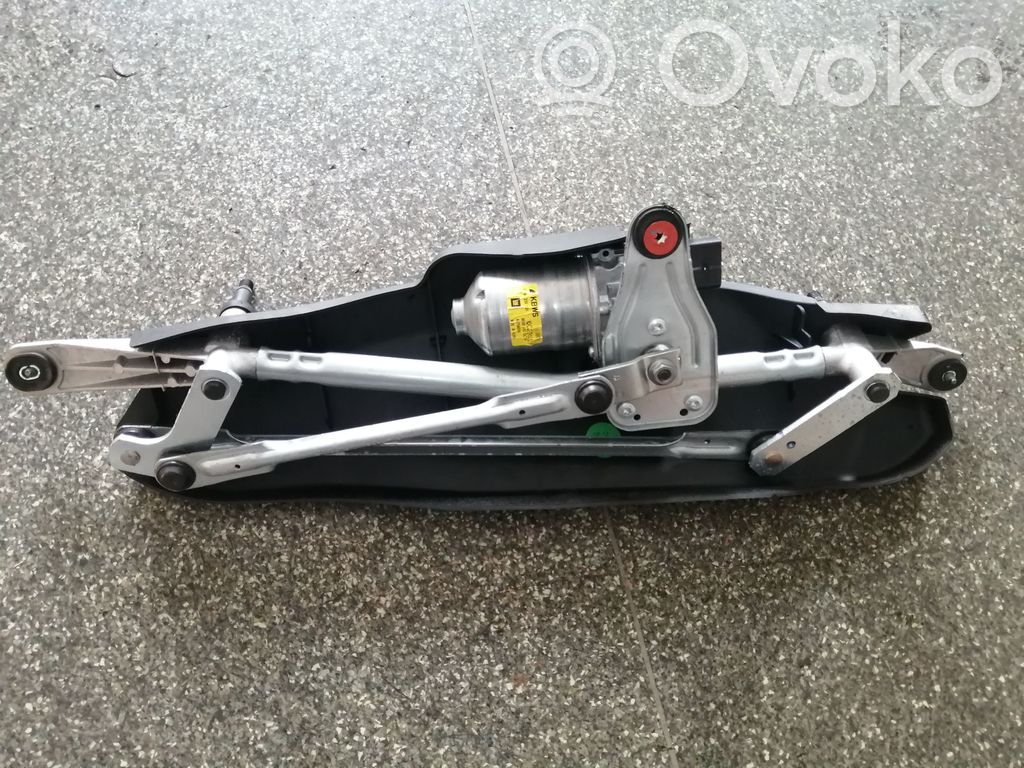 Buick Encore GX I Front wiper linkage and motor 