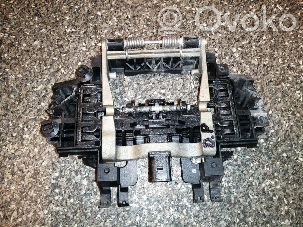 Audi A8 S8 D3 4E Etuoven ulkokahvan kehys 