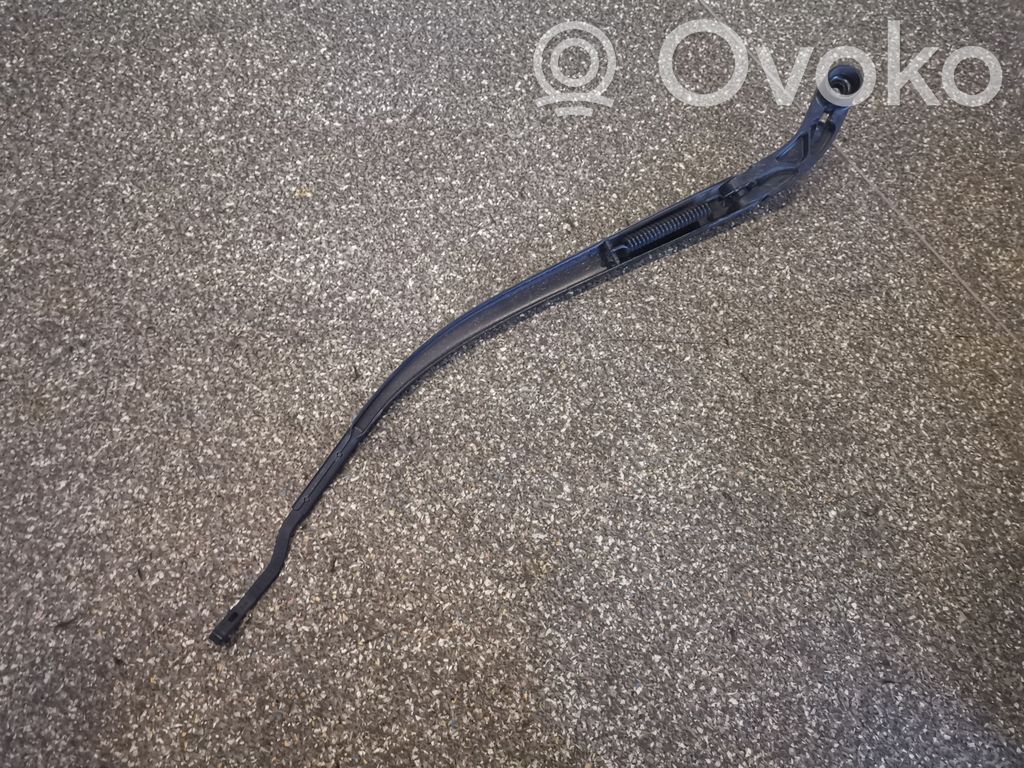 Front wiper blade arm